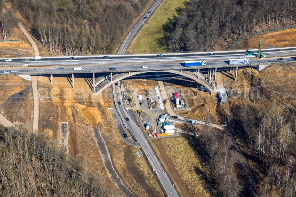 Aßlar from the bird's eye view: Construction site for the renovation, renewal and repair of the motorway bridge structure Bechlingen viaduct on the A45 motorway of the Sauerland line in Asslar in the state Hesse, Germany