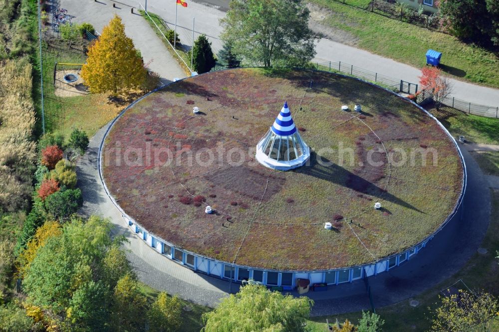 Wolgast from above - View of the integrative daycare centre Spinning top in Wolgast in the state Mecklenburg-Vorpommern. This DCC gives the children an understanding of the english language in everyday life