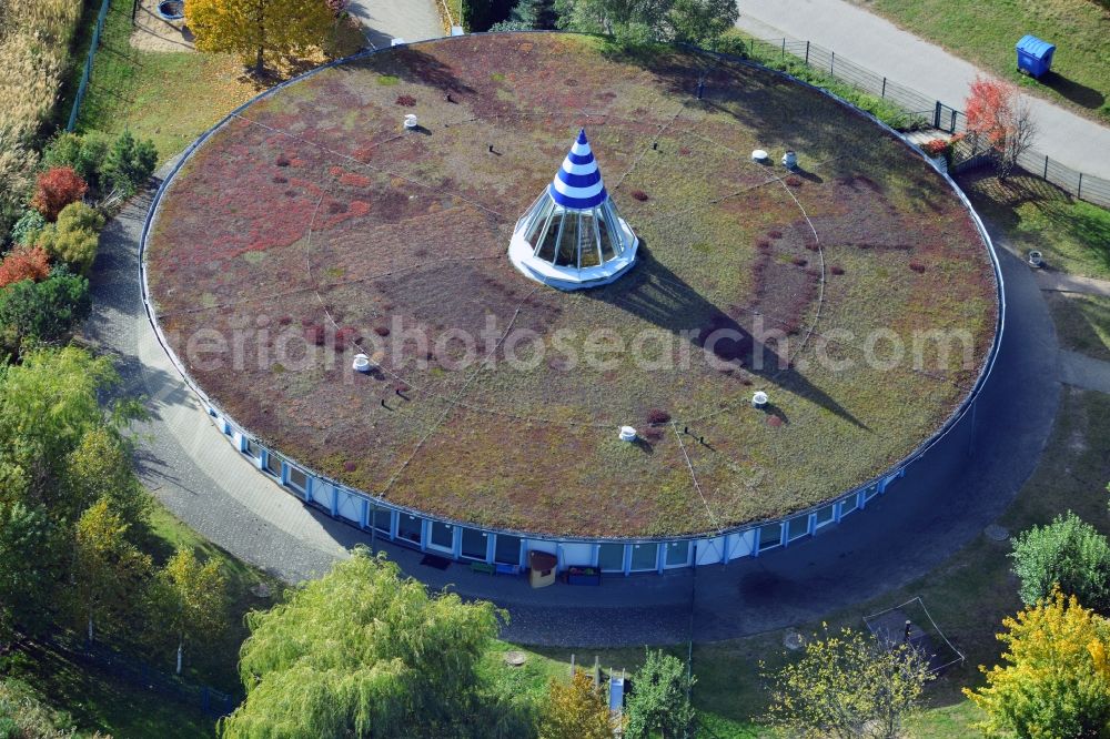 Wolgast from the bird's eye view: View of the integrative daycare centre Spinning top in Wolgast in the state Mecklenburg-Vorpommern. This DCC gives the children an understanding of the english language in everyday life