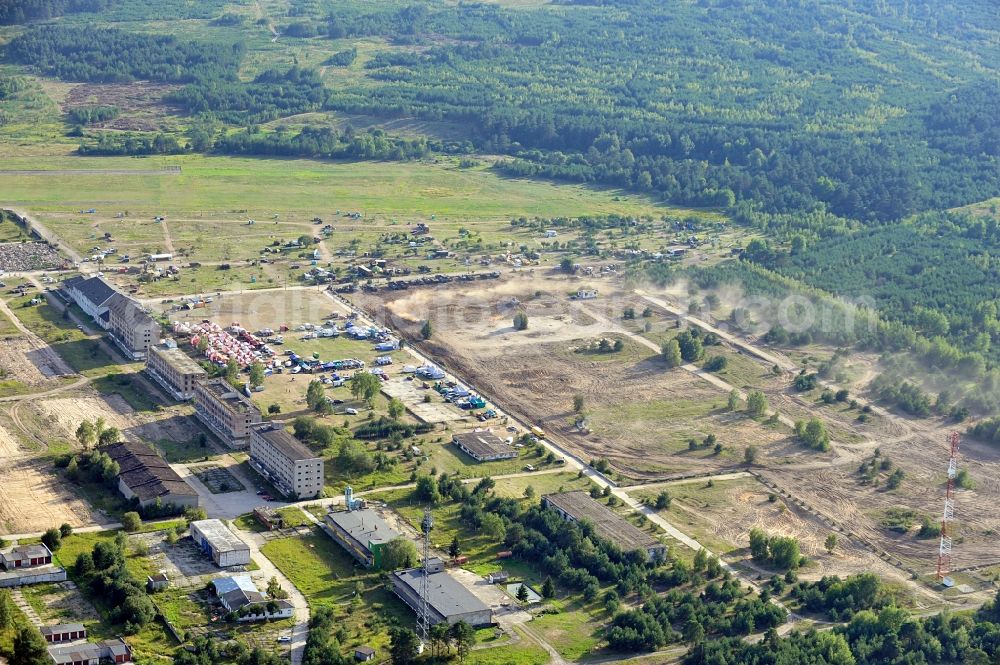 Borne Sulinowo / Groß Born from the bird's eye view: View of the site of the 8th International Military Vehicle Rally The tracks and horseshoe in Großborn in the province of Westpommern