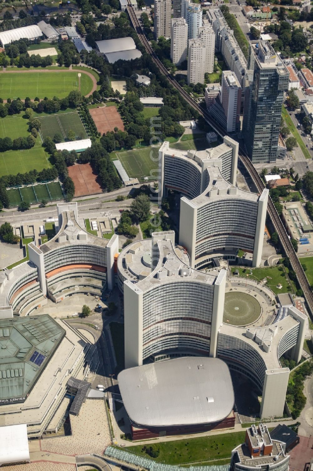 Aerial image Wien - The city center with United Nations Office for Outer Space Affairs and the Internationale Atomenergie-Organisation and IZD Tower in the downtown area in Vienna in Austria