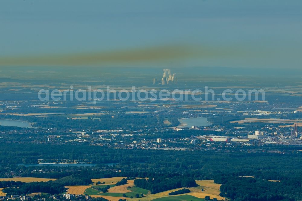 Mettmann from the bird's eye view: Inversion - Weather conditions at the horizon at Mettmann in the state North Rhine-Westphalia