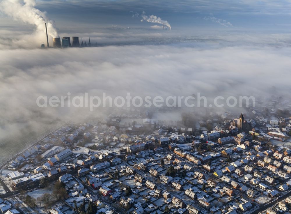 Hamm from the bird's eye view: Temperature inversion with high fog-landscape over Bockum-Hoevel in Hamm in North Rhine-Westphalia. On the horizon the clouds of exhaust RWE coal-fired power plants can be seen