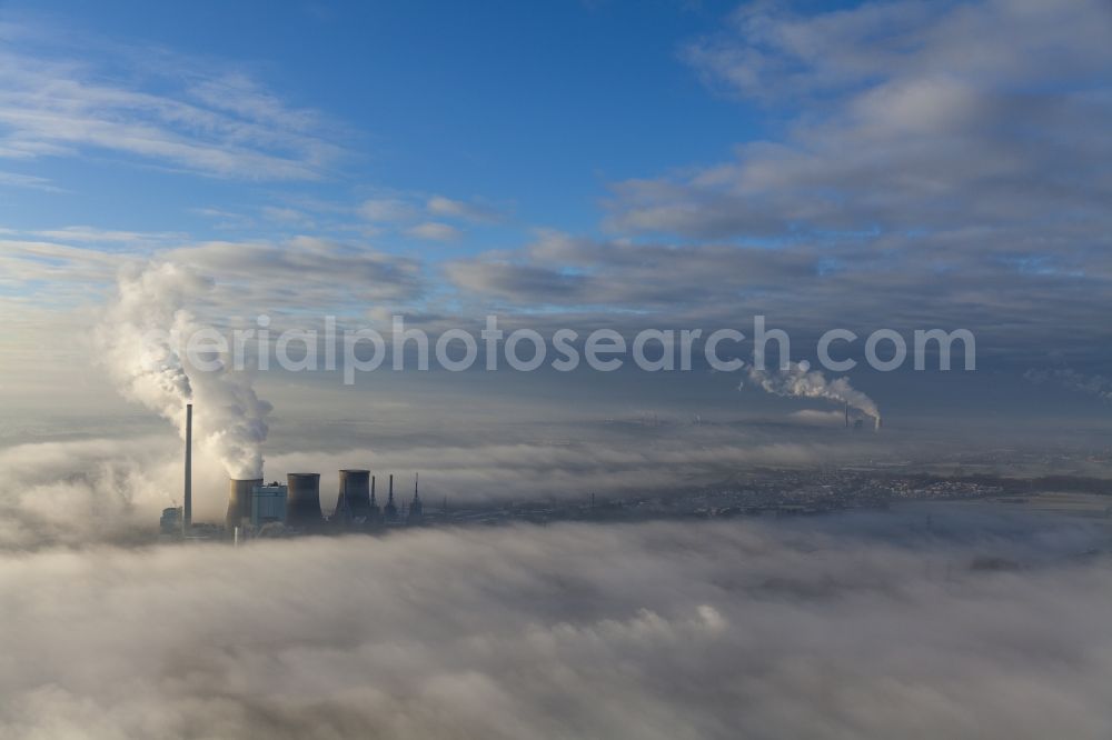 Hamm from the bird's eye view: Temperature inversion with high fog-landscape over Bockum-Hoevel in Hamm in North Rhine-Westphalia. On the horizon the clouds of exhaust RWE coal-fired power plants can be seen