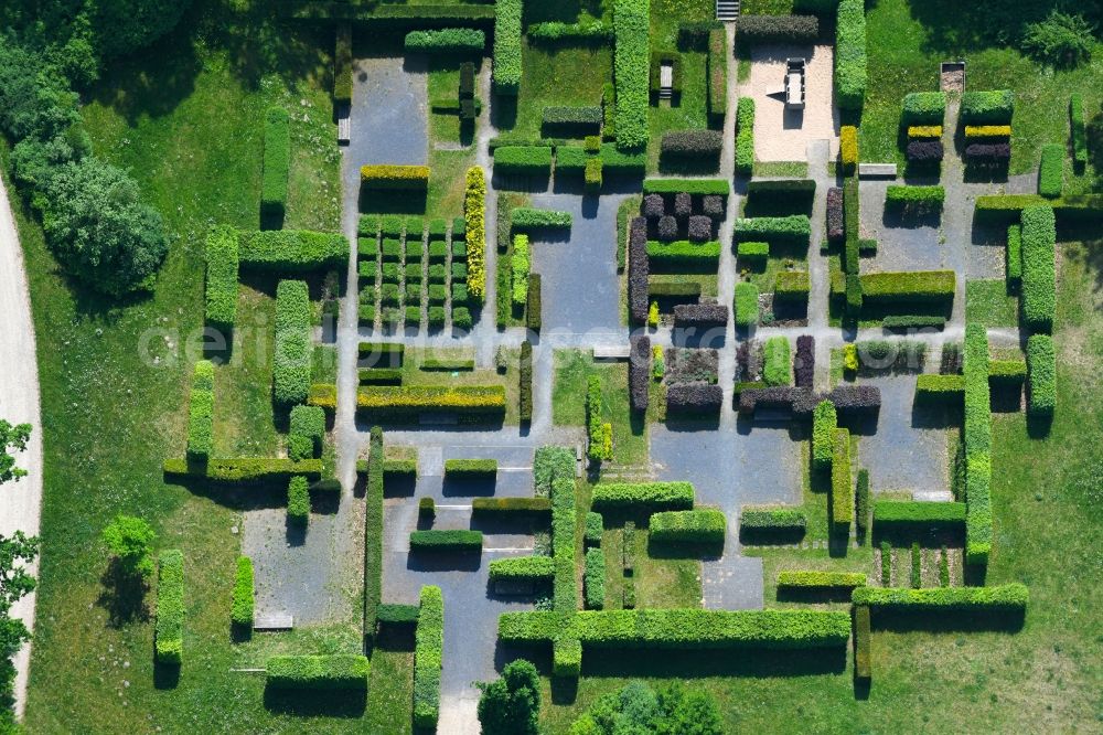 Aerial image Schwerin - Maze - Labyrinth on Heckengarten on Lennestrasse in Schwerin in the state Mecklenburg - Western Pomerania, Germany