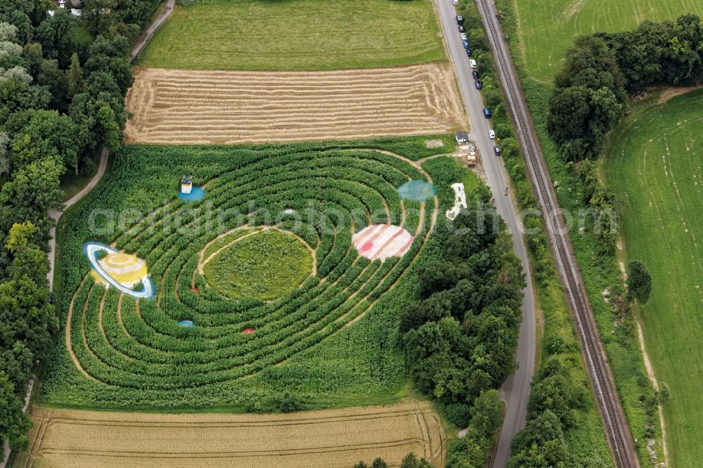 Utting am Ammersee from the bird's eye view: Maze - Labyrinth in a field in Utting am Ammersee in the state Bavaria