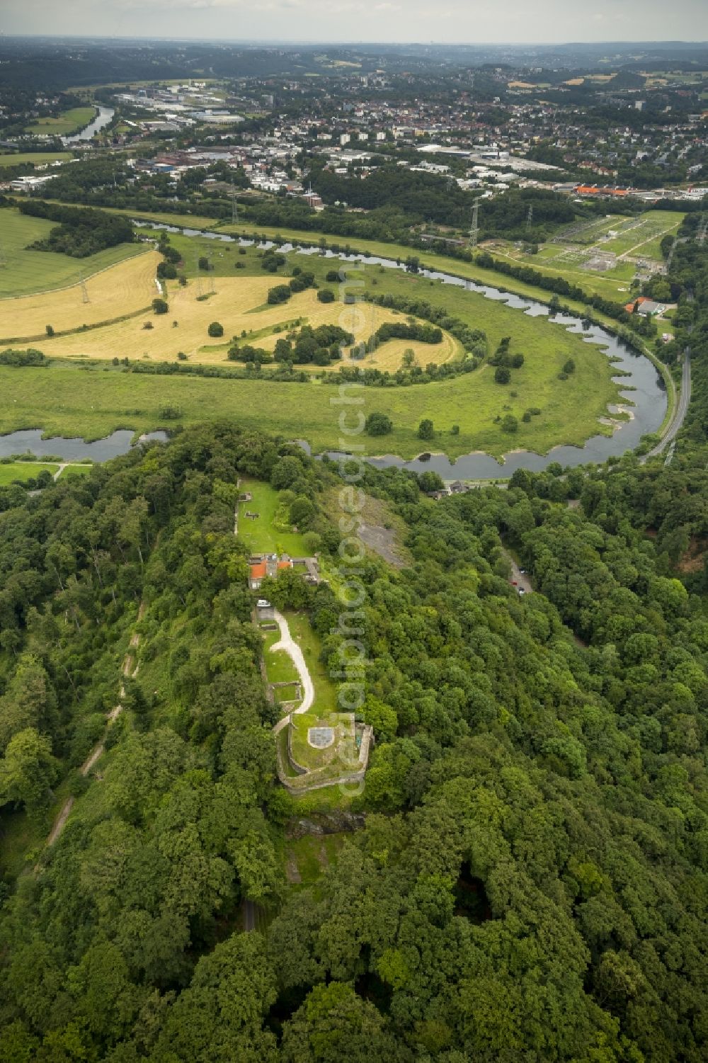 Aerial image Hattingen - View of the Isenburg in Hattingen in the state of North Rhine-Westphalia