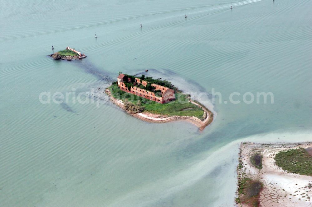 Aerial image Venedig - Blick auf die Insel Isola Madonna del Monte in der Lagune von Venedig. Im Hintergrund ist die Stadt Mazzorbo zu erkennen. View to the island Isola Madonna del Monte in the lagoon of Venice. In the background the city Mazzorbo is recognizeable.