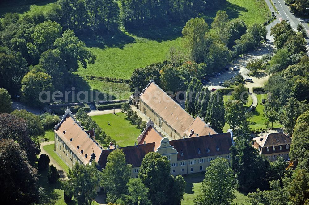 Aerial photograph Darmstadt - Blick auf das Jagdschloss Kranichstein im gleichnamigen Stadtteil von Darmstadt. Das Jagdschloss, erbaut im 16. Jahrhundert, beherbergt heute ein kulturhistorisches Museum sowie ein Vier-Sterne-Hotel. View of the hunting château Kranichstein in the same-named district of Darmstadt. The chateau was built in the 16th Century, now houses a museum of cultural history and a four-star hotel.