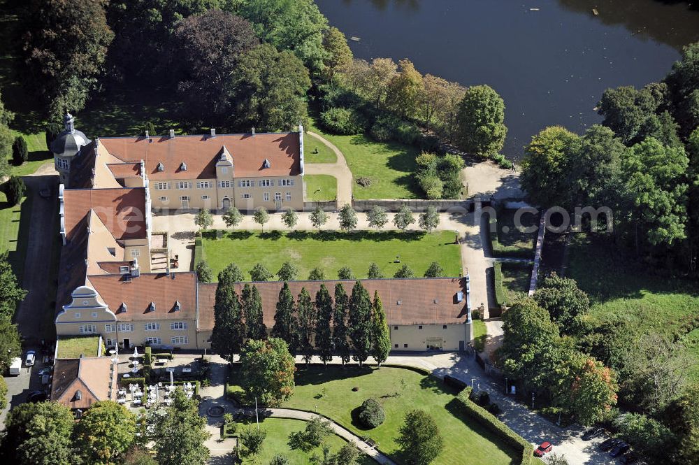 Darmstadt from above - Blick auf das Jagdschloss Kranichstein im gleichnamigen Stadtteil von Darmstadt. Das Jagdschloss, erbaut im 16. Jahrhundert, beherbergt heute ein kulturhistorisches Museum sowie ein Vier-Sterne-Hotel. View of the hunting château Kranichstein in the same-named district of Darmstadt. The chateau was built in the 16th Century, now houses a museum of cultural history and a four-star hotel.