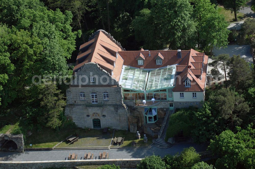 HALBERSTADT from above - Blick auf das Jagdschloss Spiegelsberge im Landschaftsschutzpark Spiegelsberge am Tiergarten in Halberstadt.