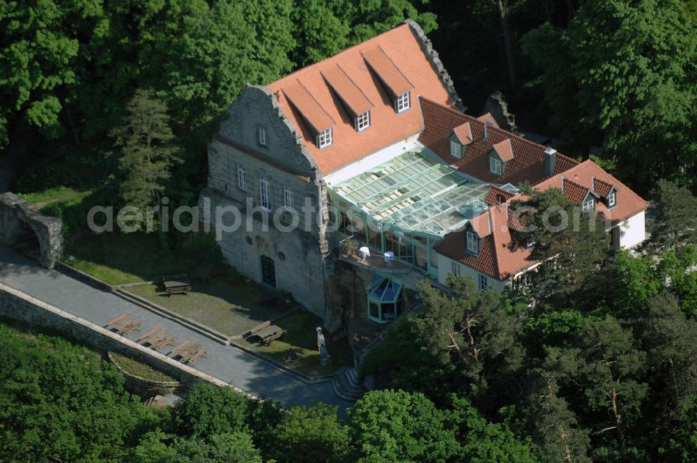 Aerial photograph HALBERSTADT - Blick auf das Jagdschloss Spiegelsberge im Landschaftsschutzpark Spiegelsberge am Tiergarten in Halberstadt.