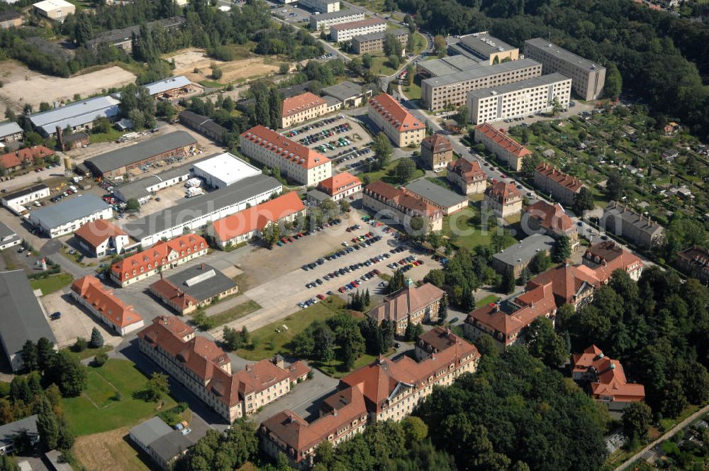 Löbau from above - Blick auf die ehemalige Jägerkaserne in Löbau in Sachsen. Löbau befindet sich in der Oberlausitz und ist eine Große Kreisstadt im Landkreis Görlitz. Die Jägerkaserne wurde bis 1990 als Offiziershochschule der Landstreitkräfte der NVA Ernst Thälmann genutzt. Heute stehen die Gebäude am Wilhelm-Leuschner-Platz unter Denkmalschutz und werden von verschiedenen Investoren genutzt. Achim Walderpräsenz: