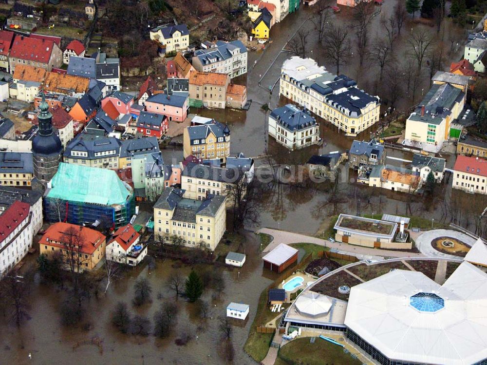 Aerial photograph Bad Schandau - 31.03.2006 Bad Schandau; Hochwasser in Bad Schandau durch die Elbe. Toskana Therme Bad Schandau, Rudolf-Sendig-Straße 8a, 01814 Bad Schandau; Evangelisch-Lutherische Johanniskirche, Bad Schandau, Markt Telefon 03 50 22 / 4 23 96