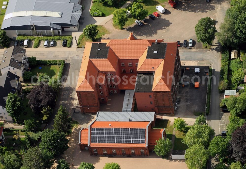 Aerial photograph Gotha - The Josias Friedrich-Loeffler-school is located in the street Am Tivoli in Gotha in Thuringia. The state primary school is a so-called European School. The listed building was built of red brick