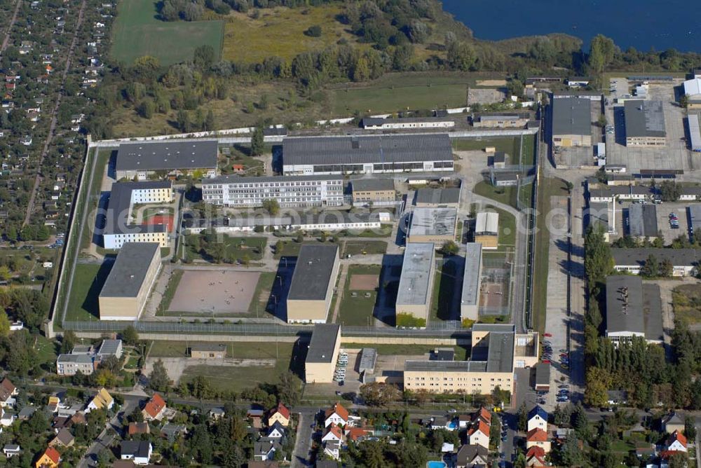 Aerial image Halle - Blick auf die Jugendanstalt Halle in der Wilhelm-Busch-Str. 38, 06118 Halle (Saale).