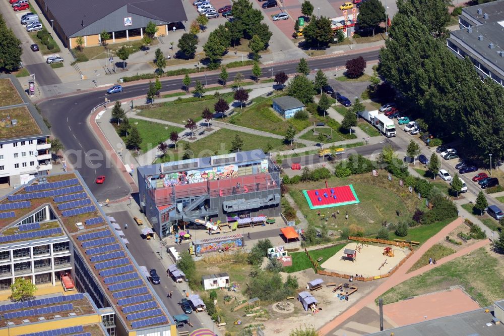 Berlin OT Hellersdorf from the bird's eye view: View of the youth centre Eastend in the district of Hellersdorf in Berlin