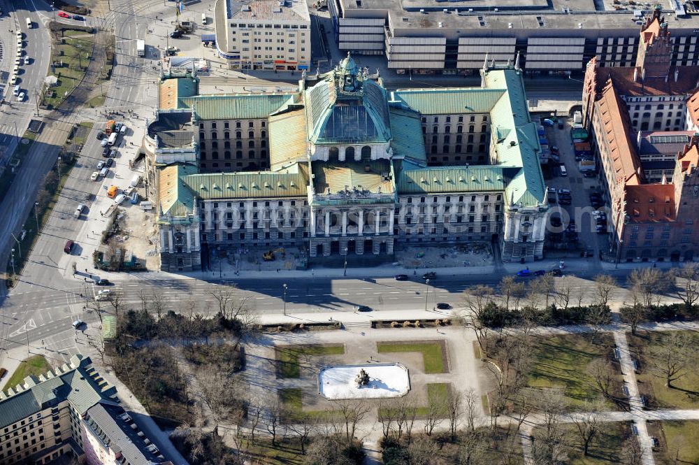 Aerial photograph München - Der Justizpalast an der Prielmayerstraße in München. In dem Gebäude befinden sich das Bayerische Staatsministerium der Justiz und das Landgericht München I. The palace of justice at the Prielmayerstrasse in Munich.