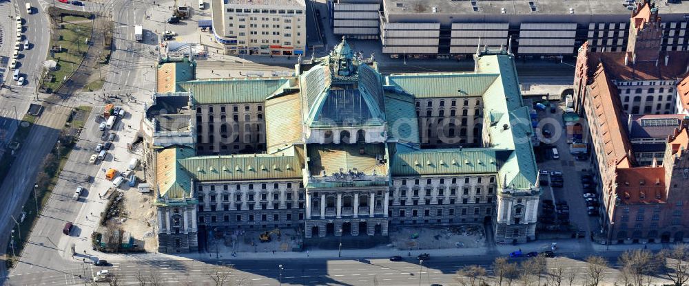 Aerial image München - Der Justizpalast an der Prielmayerstraße in München. In dem Gebäude befinden sich das Bayerische Staatsministerium der Justiz und das Landgericht München I. The palace of justice at the Prielmayerstrasse in Munich.