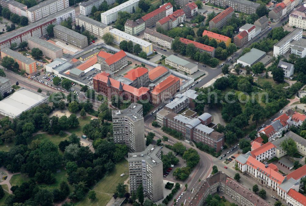 Aerial photograph Dessau - Roßlau - Blick auf das Gelände der JVA Justizvollzugsanstalt und der Jugendstrafanstalt Dessau an der Willy-Lohmann-Straße. View of the grounds of the prison and the prison detention center at Dessau, Willy-Lohmann-Strasse.