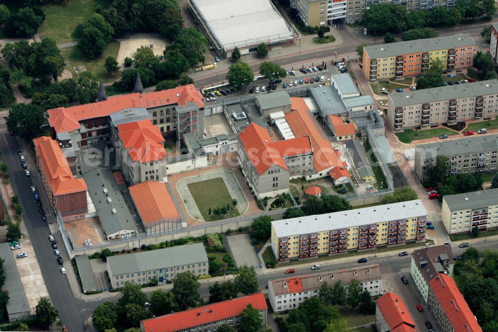 Aerial image Dessau - Roßlau - Blick auf das Gelände der JVA Justizvollzugsanstalt und der Jugendstrafanstalt Dessau an der Willy-Lohmann-Straße. View of the grounds of the prison and the prison detention center at Dessau, Willy-Lohmann-Strasse.