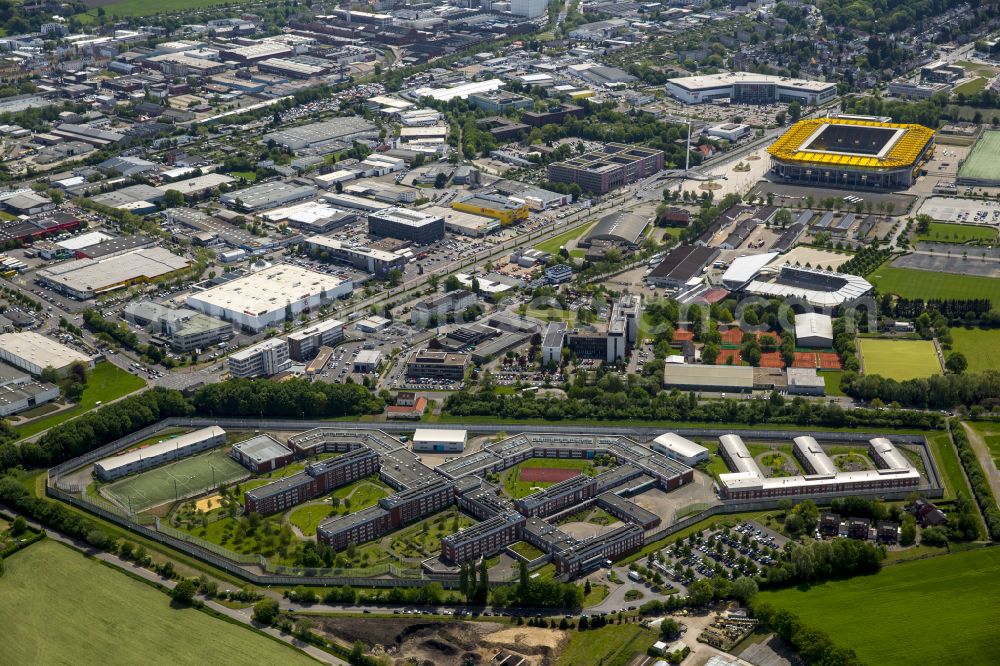 Aerial image Aachen - Prison grounds and high security fence Prison on street Krefelder Strasse in the district Hastenrath in Aachen in the state North Rhine-Westphalia, Germany