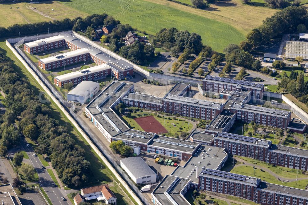 Aerial image Aachen - Prison grounds and high security fence Prison on street Krefelder Strasse in the district Hastenrath in Aachen in the state North Rhine-Westphalia, Germany