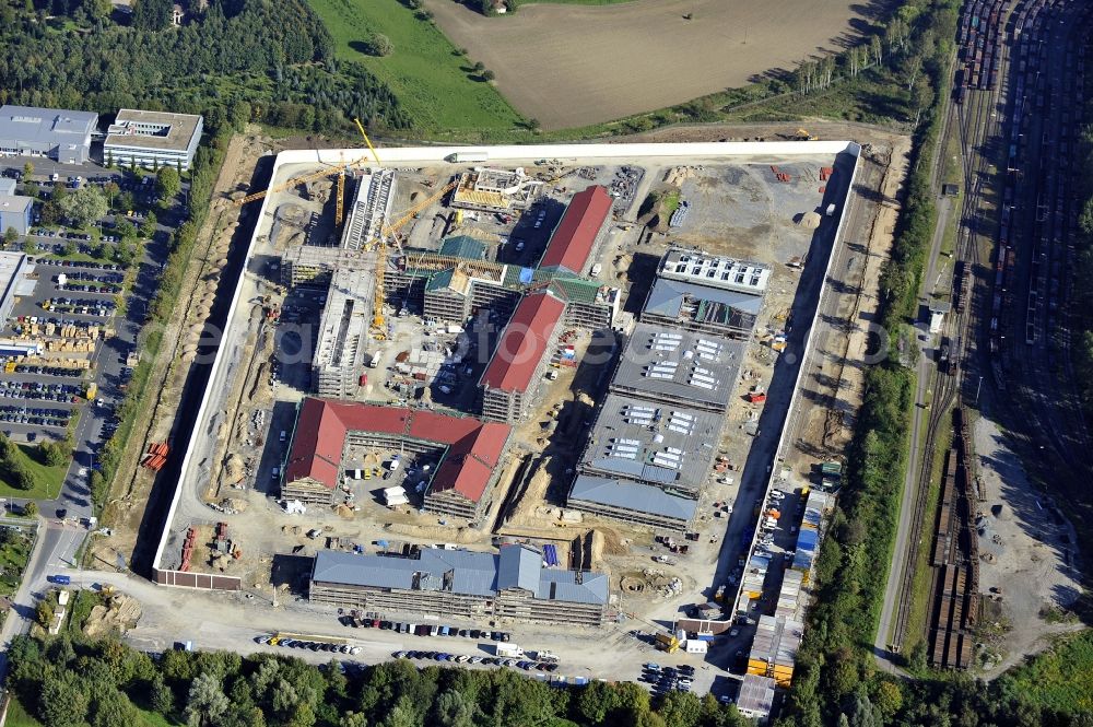 Ratingen from above - Prison grounds and high security fence Prison Justizvollzugsanstalt Duesseldorf on Oberhausener Strasse in Ratingen in the state North Rhine-Westphalia, Germany