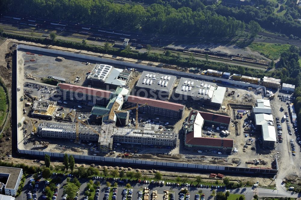 Ratingen from above - Prison grounds and high security fence Prison Justizvollzugsanstalt Duesseldorf on Oberhausener Strasse in Ratingen in the state North Rhine-Westphalia, Germany