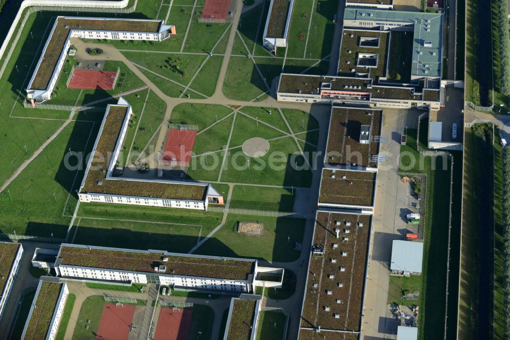 Aerial image Hamburg - Prison grounds and high security fence Prison Justizvollzugsanstalt Billwerder on Dweerlandweg in the district Billwerder in Hamburg, Germany