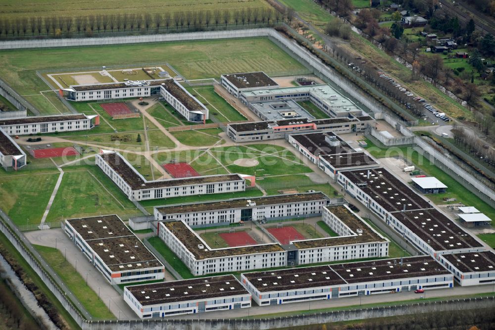 Hamburg from above - Prison grounds and high security fence Prison Justizvollzugsanstalt Billwerder on Dweerlandweg in the district Billwerder in Hamburg, Germany