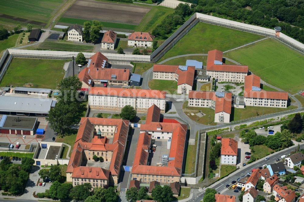 Aerial image Bayreuth - Prison grounds and high security fence Prison Justizvollzugsanstalt St. Georgen-Bayreuth on Markgrafenallee in Bayreuth in the state Bavaria, Germany