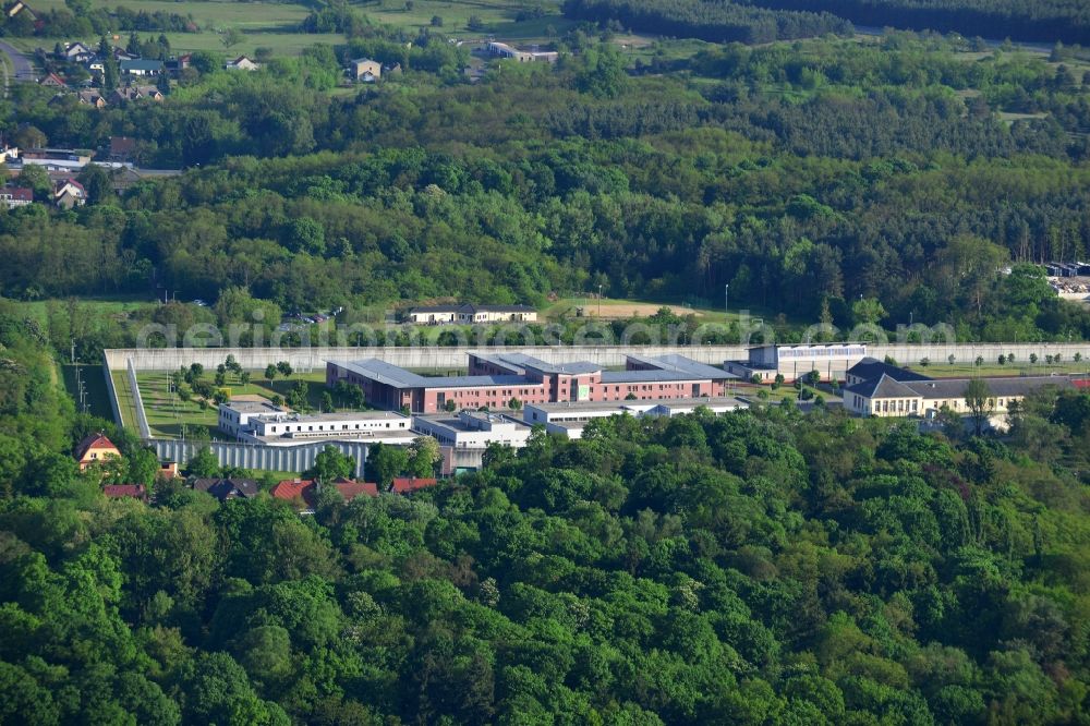 Aerial image Wriezen - Prison grounds and high security fence Prison Justizvollzugsanstalt Nord-Brandenburg Teilanstalt Wriezen on street Schulzendorfer Strasse in the district Luedersdorf in Wriezen in the state Brandenburg, Germany