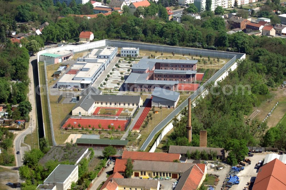 Wriezen from above - Prison grounds and high security fence Prison Justizvollzugsanstalt Nord-Brandenburg Teilanstalt Wriezen on street Schulzendorfer Strasse in the district Luedersdorf in Wriezen in the state Brandenburg, Germany