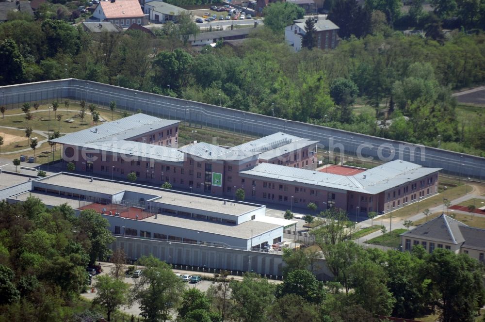 Wriezen from above - Prison grounds and high security fence Prison Justizvollzugsanstalt Nord-Brandenburg Teilanstalt Wriezen on street Schulzendorfer Strasse in the district Luedersdorf in Wriezen in the state Brandenburg, Germany