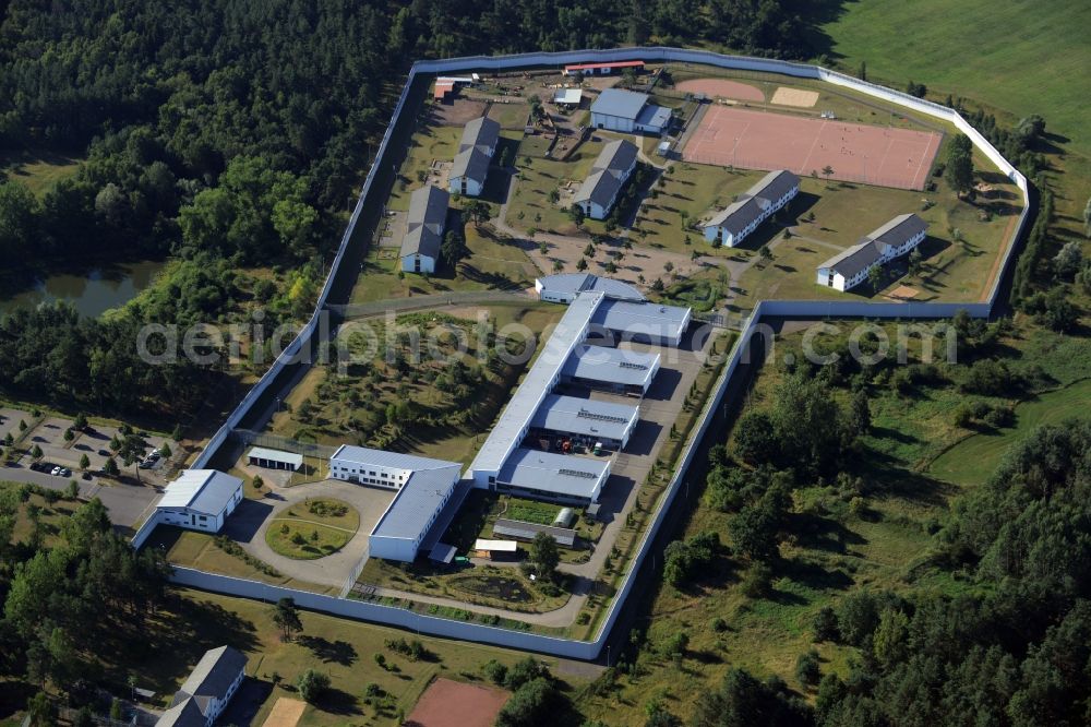 Aerial image Neustrelitz - Prison grounds and high security fence Prison on Kaulksee in the district Fuerstensee in Neustrelitz in the state Mecklenburg - Western Pomerania, Germany