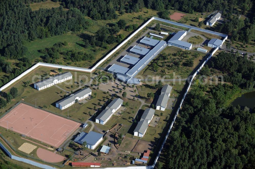 Aerial image Neustrelitz - Prison grounds and high security fence Prison on Kaulksee in the district Fuerstensee in Neustrelitz in the state Mecklenburg - Western Pomerania, Germany