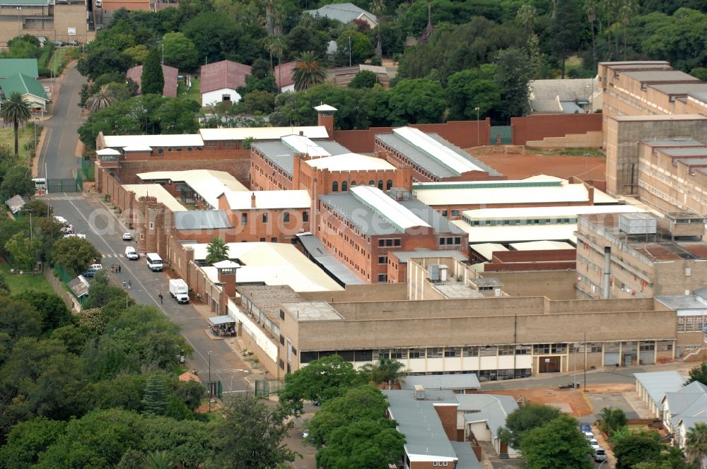 Aerial photograph Pretoria - Prison grounds and high security fence Prison on Klawer St in the district Salvokop in Pretoria in Gauteng, South Africa