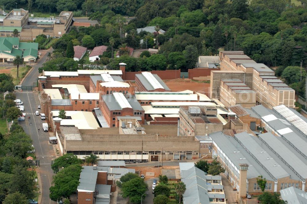 Pretoria from the bird's eye view: Prison grounds and high security fence Prison on Klawer St in the district Salvokop in Pretoria in Gauteng, South Africa