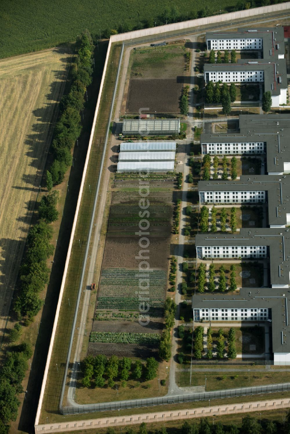 Tonna from the bird's eye view: Prison grounds and high security fence Prison in the district Graefentonna in Tonna in the state Thuringia, Germany