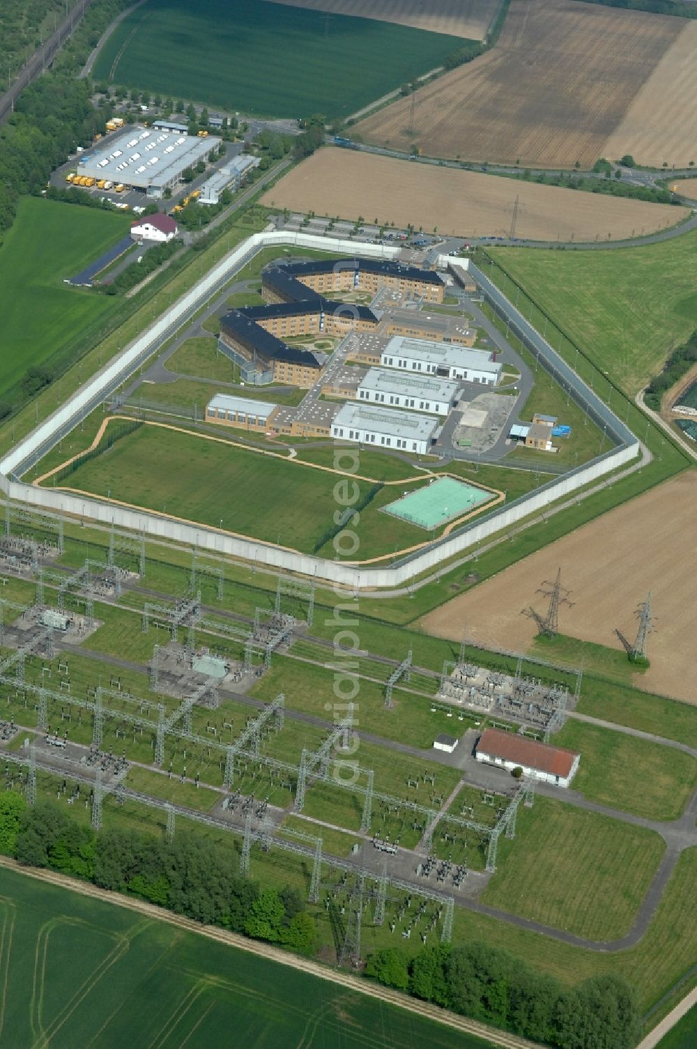 Aerial photograph Rosdorf - Prison grounds and high security fence Prison Am grossen Sieke in the district Grone in Rosdorf in the state Lower Saxony, Germany