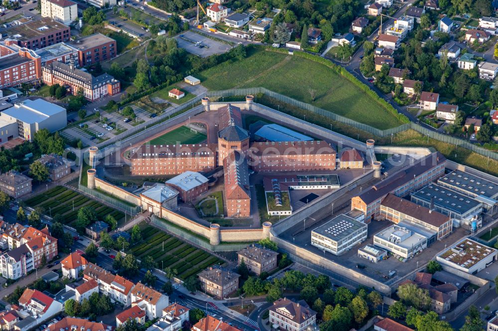 Bruchsal from above - Prison grounds and high security fence Prison on street Schoenbornstrasse in the district Untergrombach in Bruchsal in the state Baden-Wuerttemberg, Germany