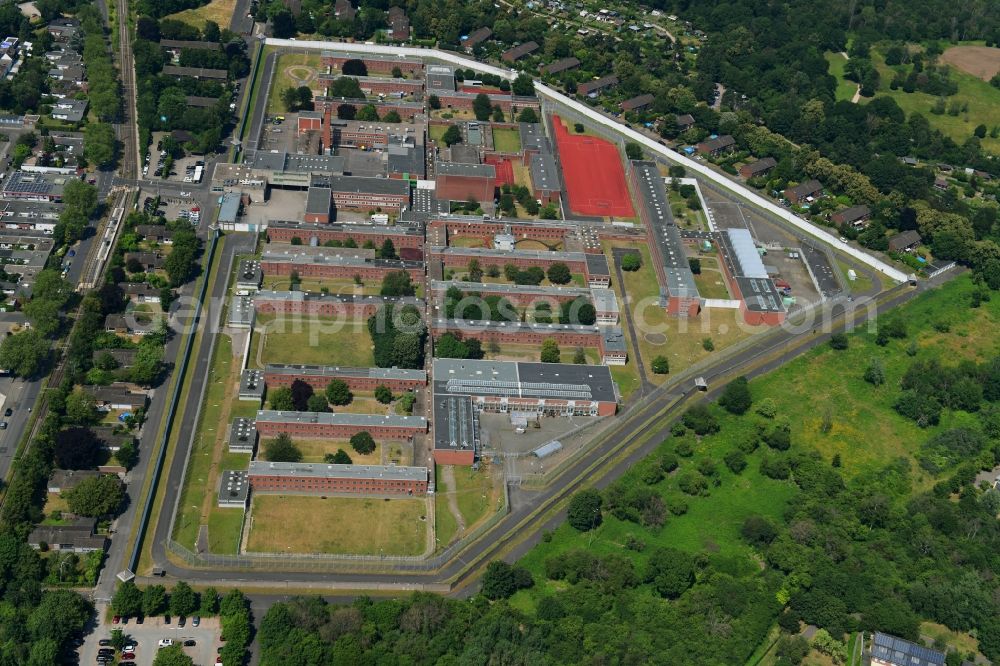 Köln from the bird's eye view: Prison grounds and high security fence Prison on Rochusstrasse in the district Ossendorf in Cologne in the state North Rhine-Westphalia, Germany