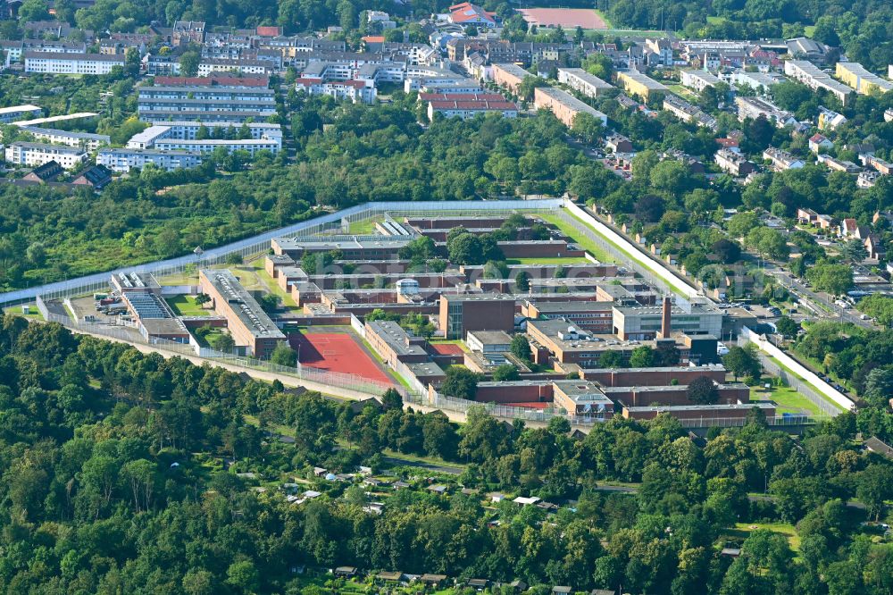 Aerial photograph Köln - Prison grounds and high security fence Prison on Rochusstrasse in the district Ossendorf in Cologne in the state North Rhine-Westphalia, Germany