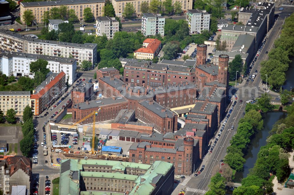 Aerial image Wroclaw - Breslau - Prison grounds and high security fence Prison - Detention center on street Muzealna in Wroclaw - Breslau in Dolnoslaskie - Niederschlesien, Poland