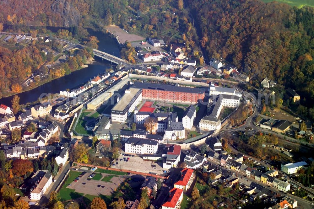 Aerial photograph Waldheim - Prison grounds and high security fence Prison in Waldheim in the state Saxony, Germany