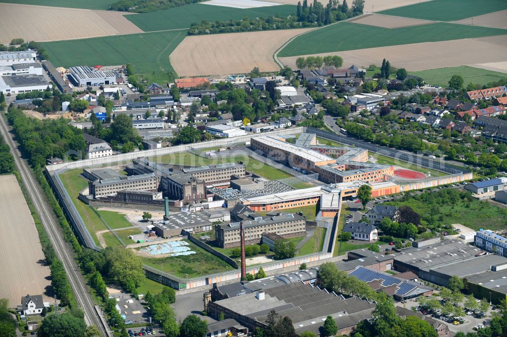 Anrath from above - Prison grounds and high security fence Prison Willich in Anrath in the state North Rhine-Westphalia, Germany