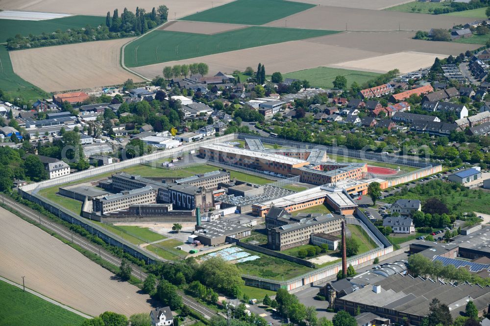 Aerial image Anrath - Prison grounds and high security fence Prison Willich in Anrath in the state North Rhine-Westphalia, Germany