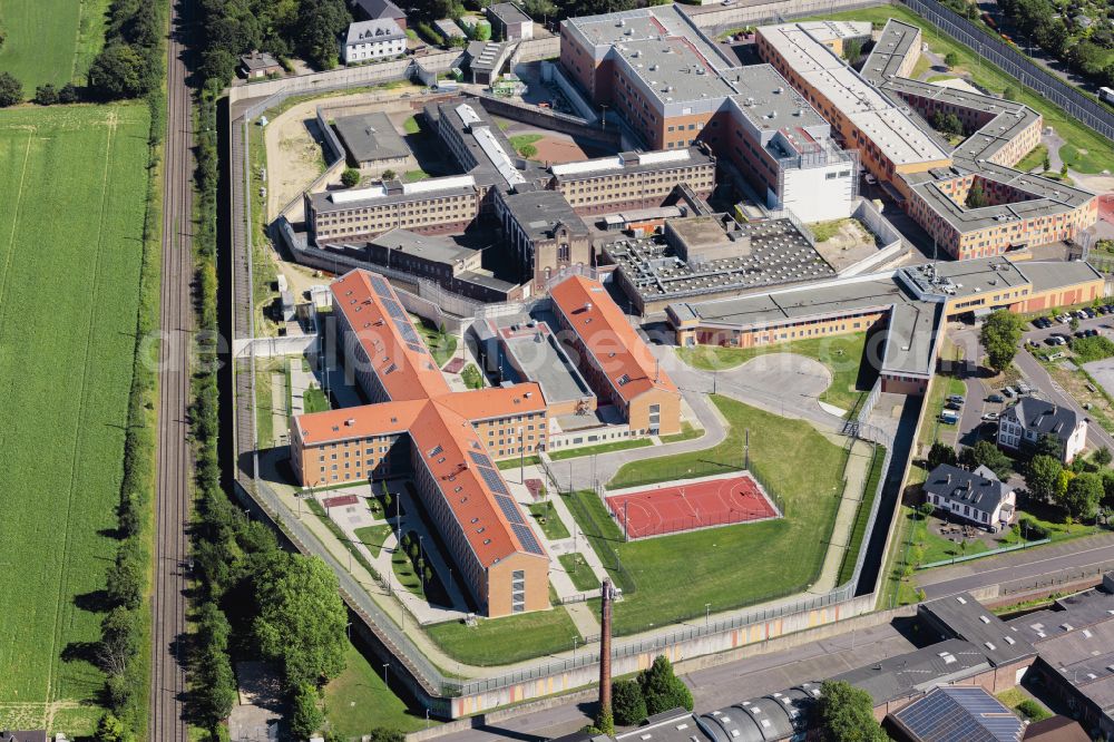 Anrath from the bird's eye view: Prison grounds and high security fence Prison Willich in Anrath in the state North Rhine-Westphalia, Germany