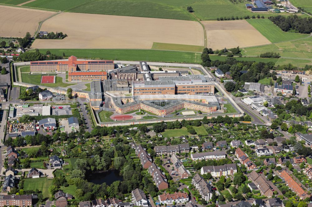 Anrath from above - Prison grounds and high security fence Prison Willich in Anrath in the state North Rhine-Westphalia, Germany